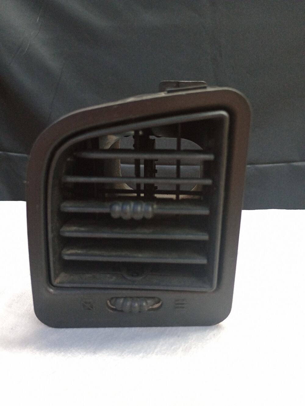 99-06 LEFT Dash Air Vent Silverado Sierra Tahoe Yukon 15784732